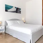 Duomo 7 Min - 3 Bedrooms, Terrace & Parking Apartment