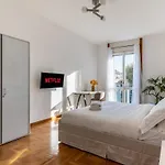 Apartment Duomo 7 Min - 3 Bedrooms, Terrace & Parking Milan